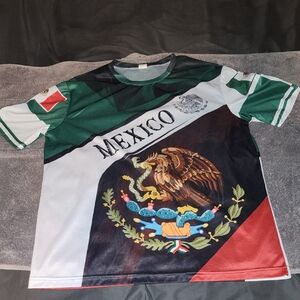 Men's XL Mexico Crest Soccer Jersey - Green, Red, White.
